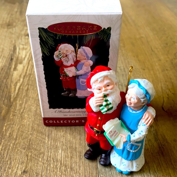 Hallmark Other - Hallmark ornament- 1994 “ A hand warming present”